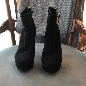 Aldo Black Leather Buckled Boot Heels 7.5